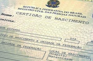 Após décadas, mulher conquista direito de ser reconhecida pelo pai em cidade da região; entenda