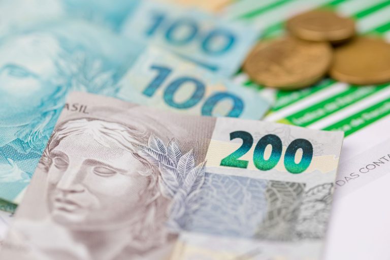 Trabalhadores poderão receber parte do lucro do FGTS; distribuição deve superar R$ 13 bilhões