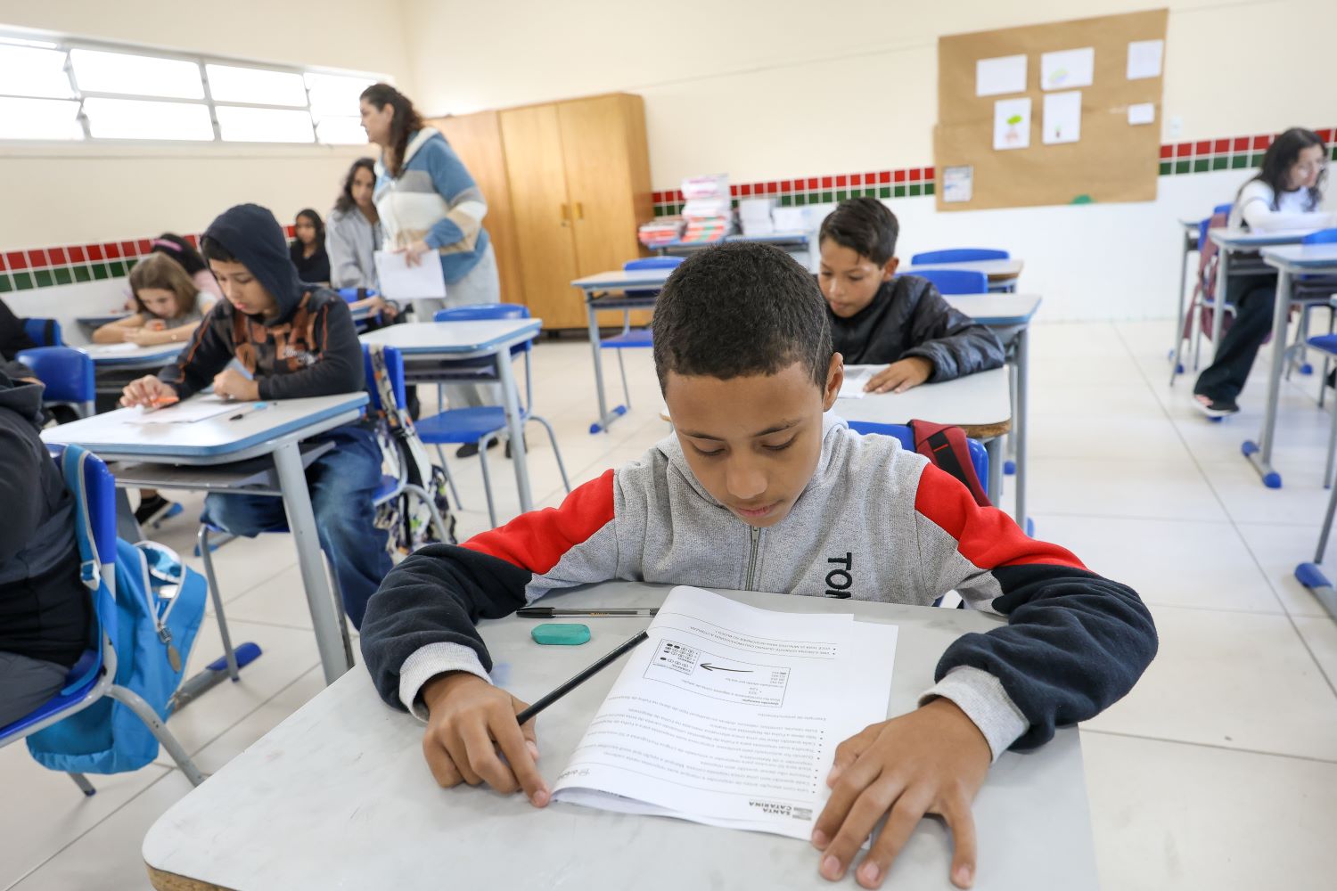 Governo lança pacote bilionário para garantir qualidade na educação de Santa Catarina