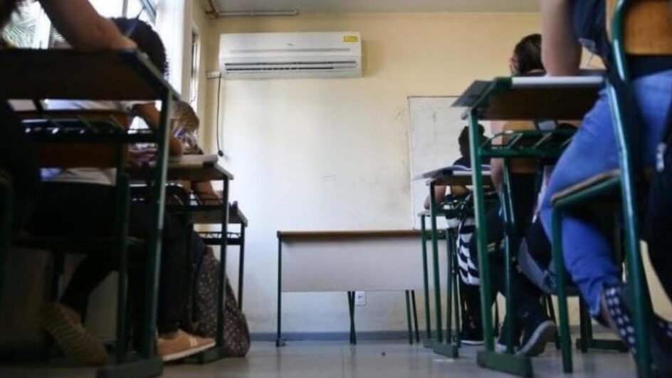 Professor é investigado por importunação sexual contra estudantes em Santa Catarina