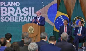 Governo federal detalha plano para auxiliar afetados por tarifaço de Trump