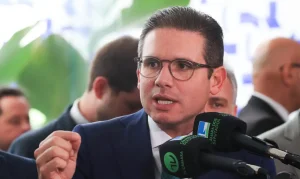Pediatras cobram urgência na aprovação de projeto que combate a “adultização” de crianças e adolescentes