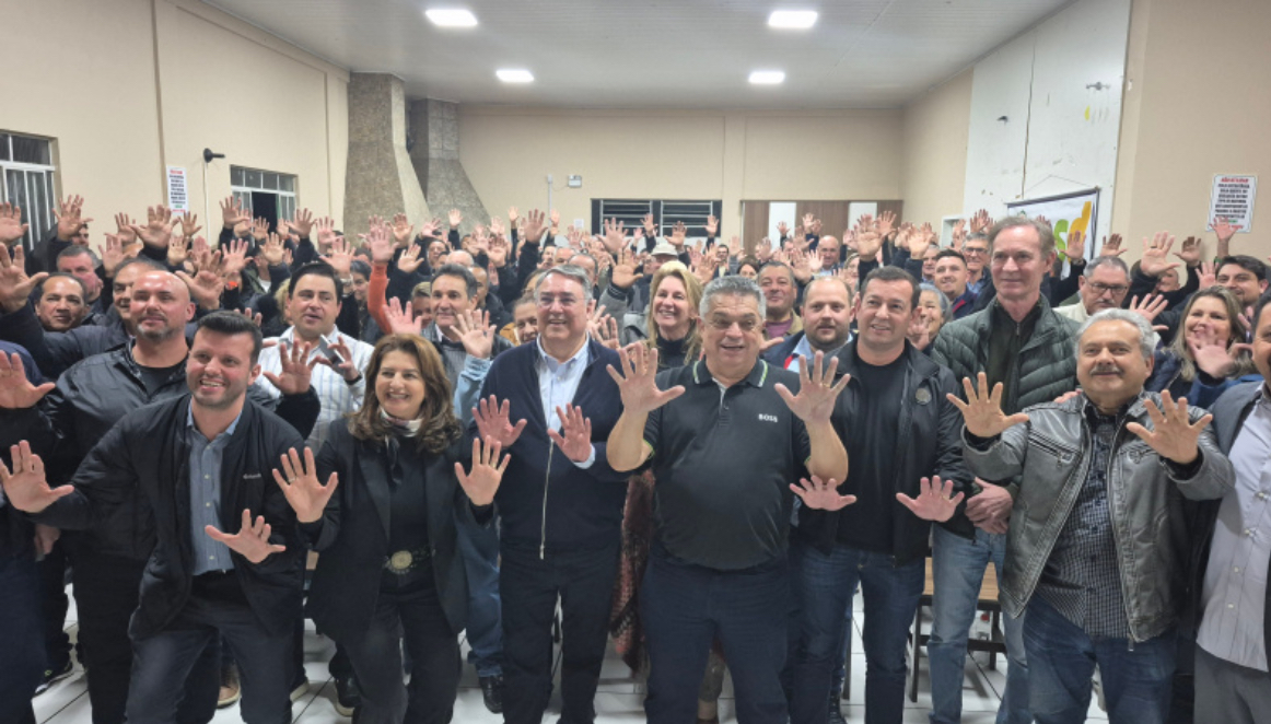 Em reunião com lideranças, João Rodrigues reafirma: “Sou candidato a governador”