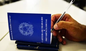 Desemprego cai para 5,6% e atinge menor índice desde 2012