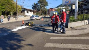 Mulher morre em acidente entre moto e carro em Concórdia