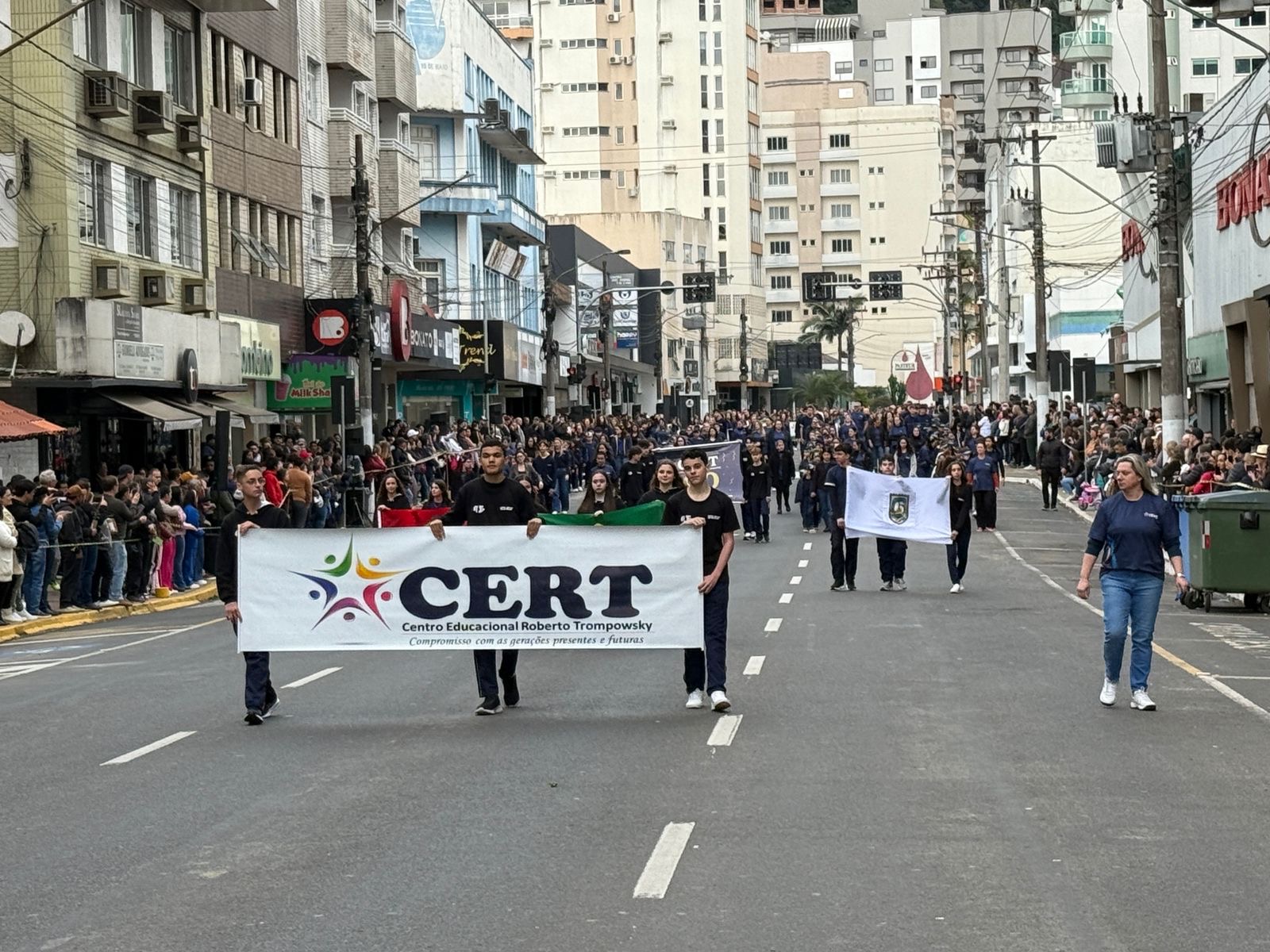 Joaçaba encerra Semana da Pátria com desfile cívico em homenagem à Independência do Brasil