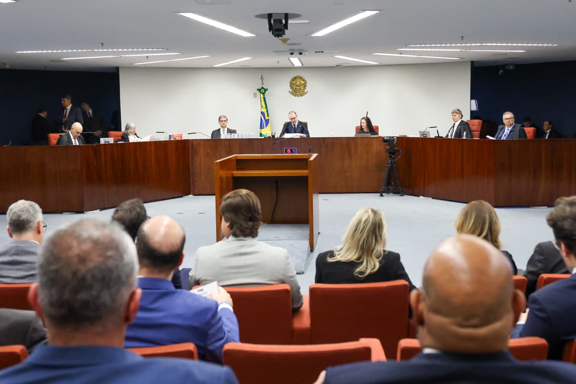 Maioria do STF condena Bolsonaro por golpe de Estado