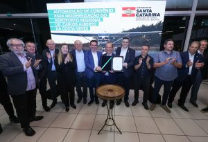 Na região, governador Jorginho Mello anuncia pavimentação de rodovia e investimentos em aeroporto