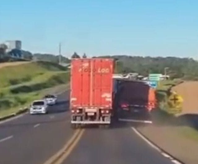 Vídeo: Caminhoneiros colocam motoristas em risco na BR-282