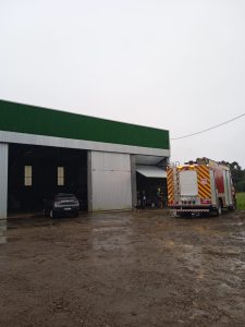 Incêndio atinge garagem agrícola em Catanduvas na manhã desta sexta-feira