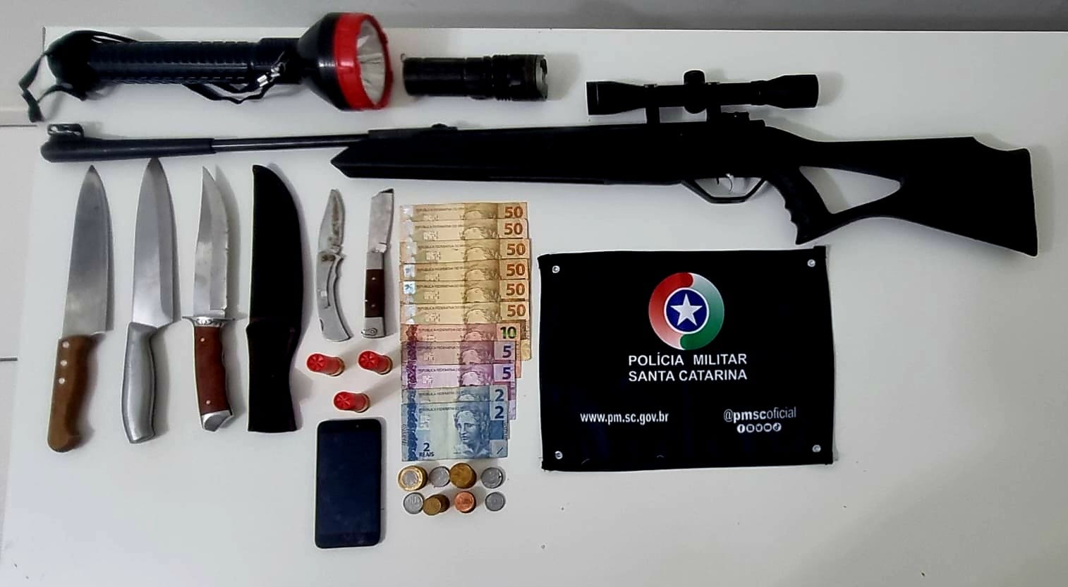 PM prende autor de furto que fugiu para área de mata em Fraiburgo