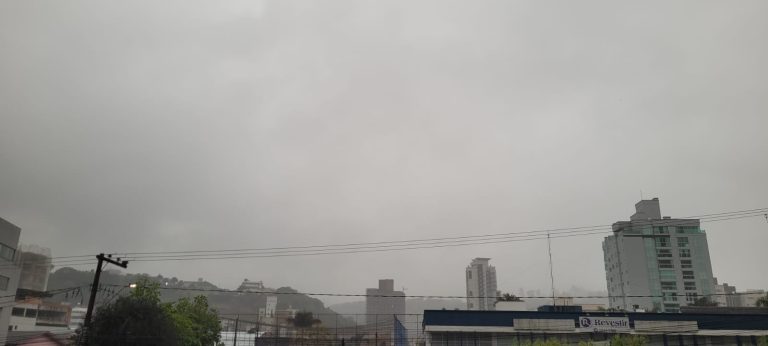 Meio-Oeste concentra maiores volumes de chuva e vento em Santa Catarina nas últimas horas