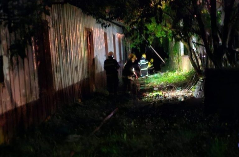 Incêndio atinge barracão em Capinzal e mobiliza bombeiros