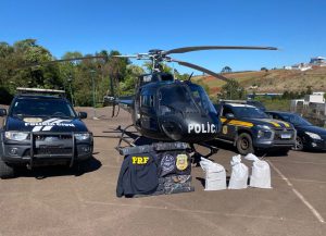 Ação conjunta entre PRF e Polícia Civil resulta na apreensão de 250 kg maconha no Oeste