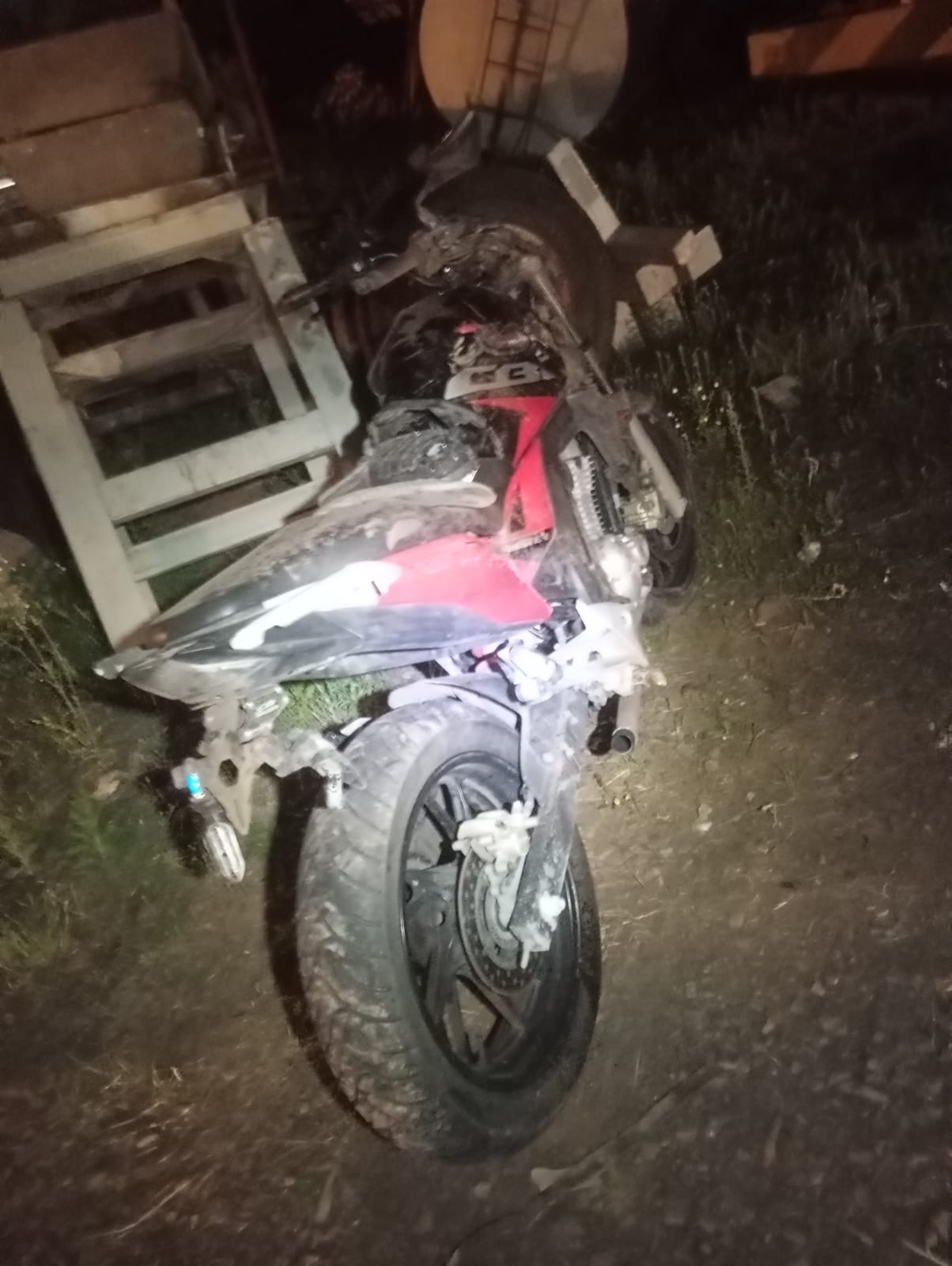 Jovem motociclista fica gravemente ferido após colisão na SC-135 em Videira