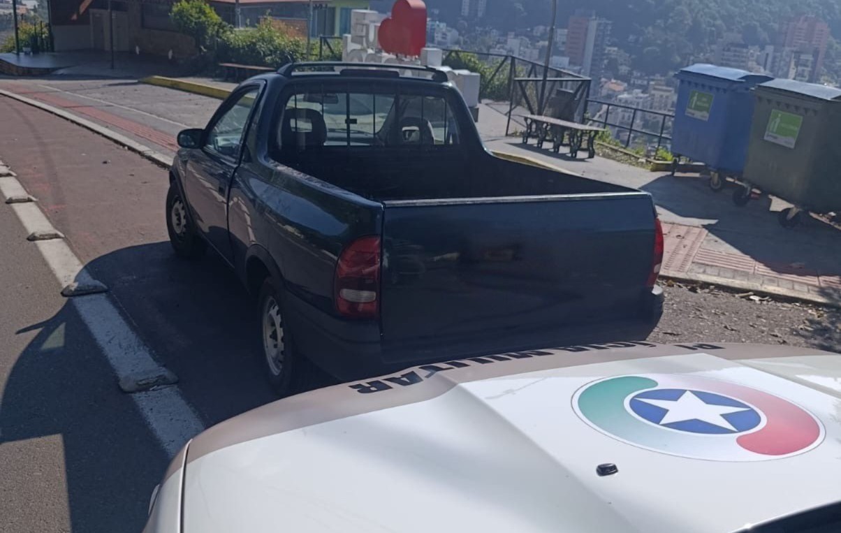 Polícia Militar recupera carro furtado e prende suspeito em Joaçaba