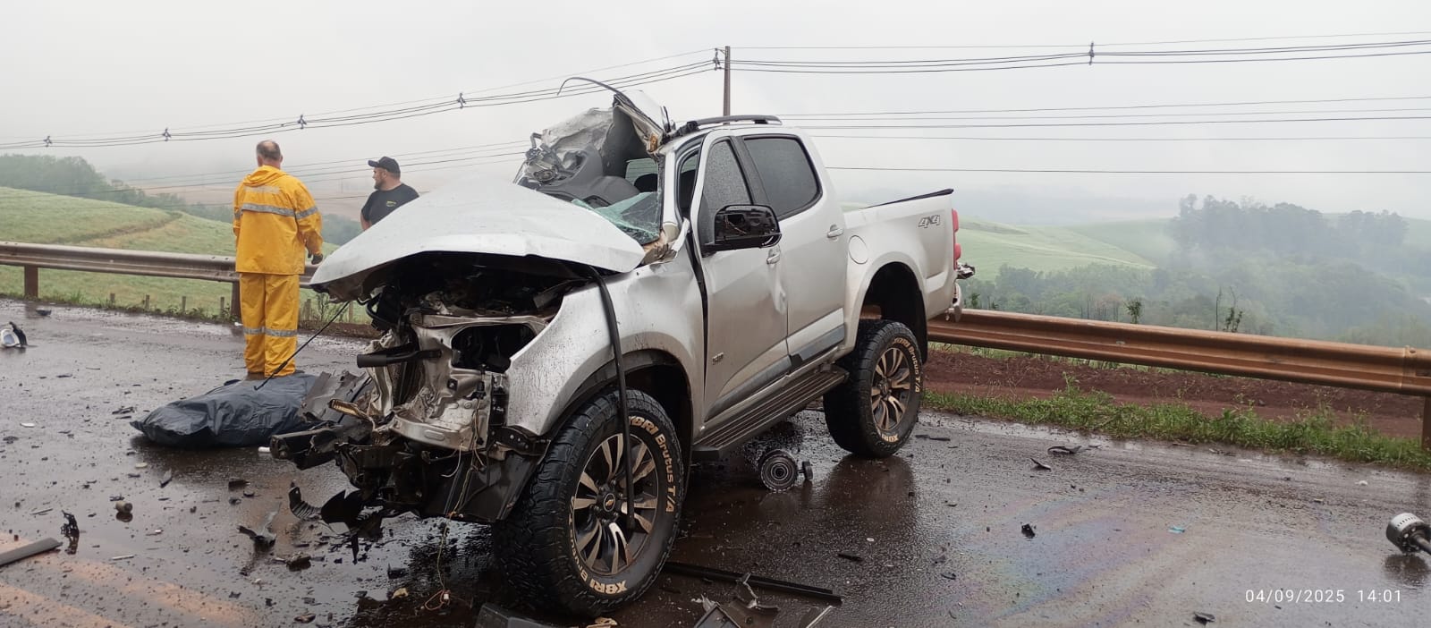 Grave acidente de trânsito na BR-282 deixa uma pessoa morta e outra ferida