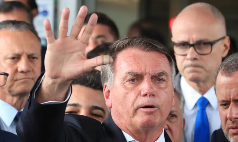 Bolsonaro é condenado a 27 anos e 3 meses de prisão
