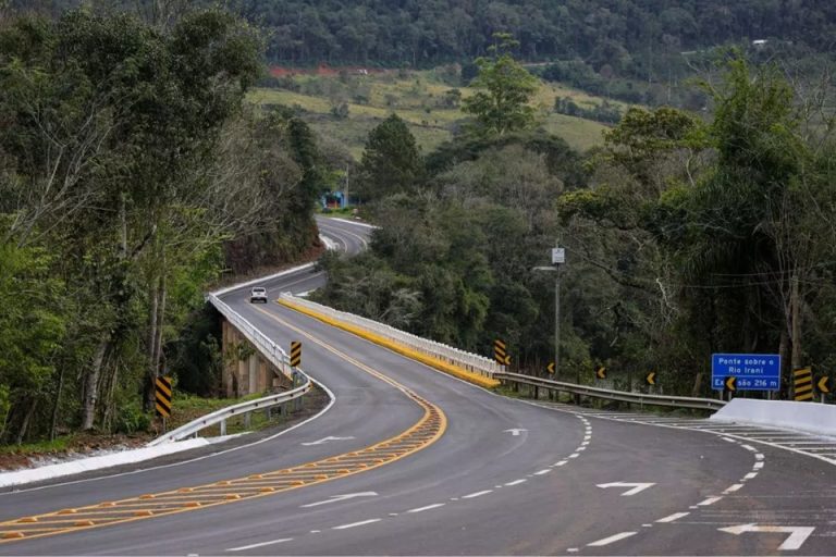 DNIT altera trânsito na BR-282 para avanço das obras nas vias marginais