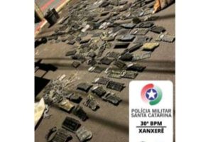 PM prende três pessoas com itens furtados de túmulos no Oeste