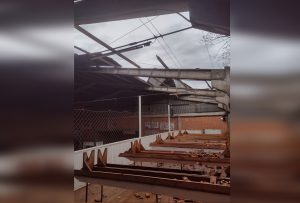 Temporal causa danos em comunidade de Ipira e deixa 700 unidades sem energia
