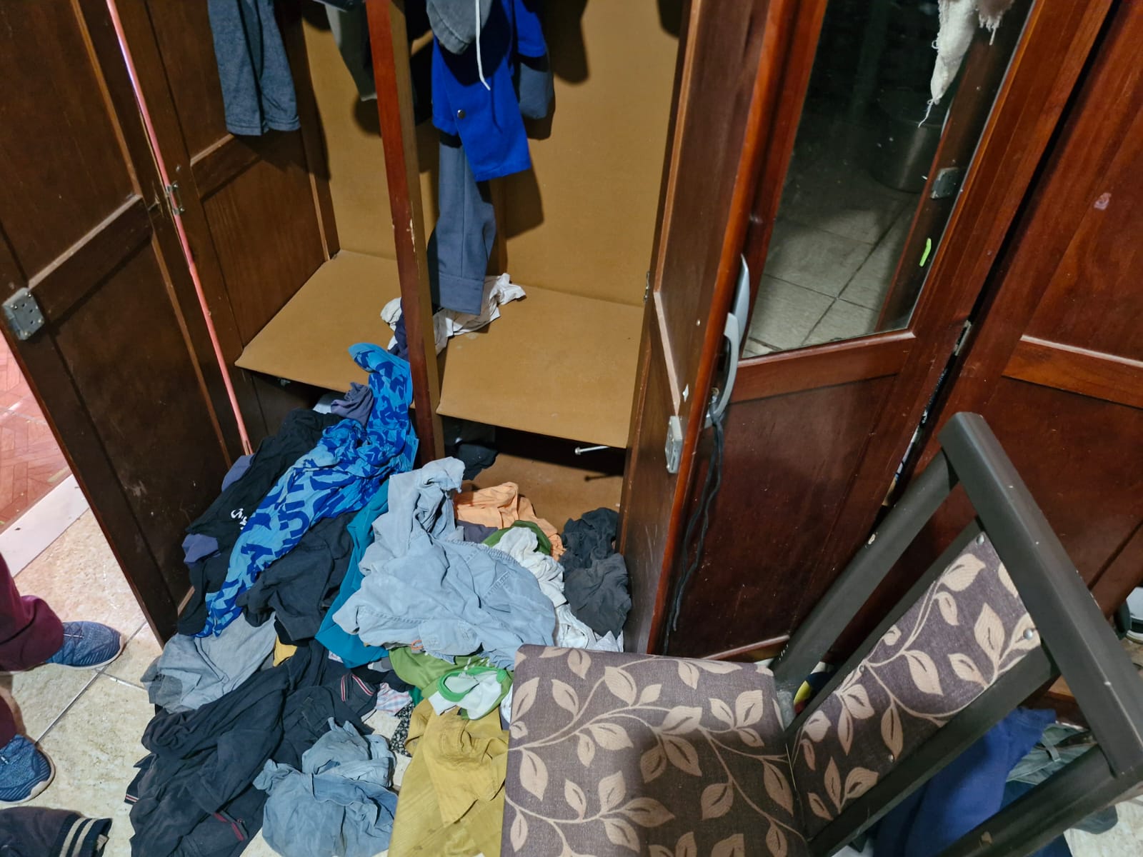 Morador é agredido e tem caminhonete roubada em assalto violento no Oeste