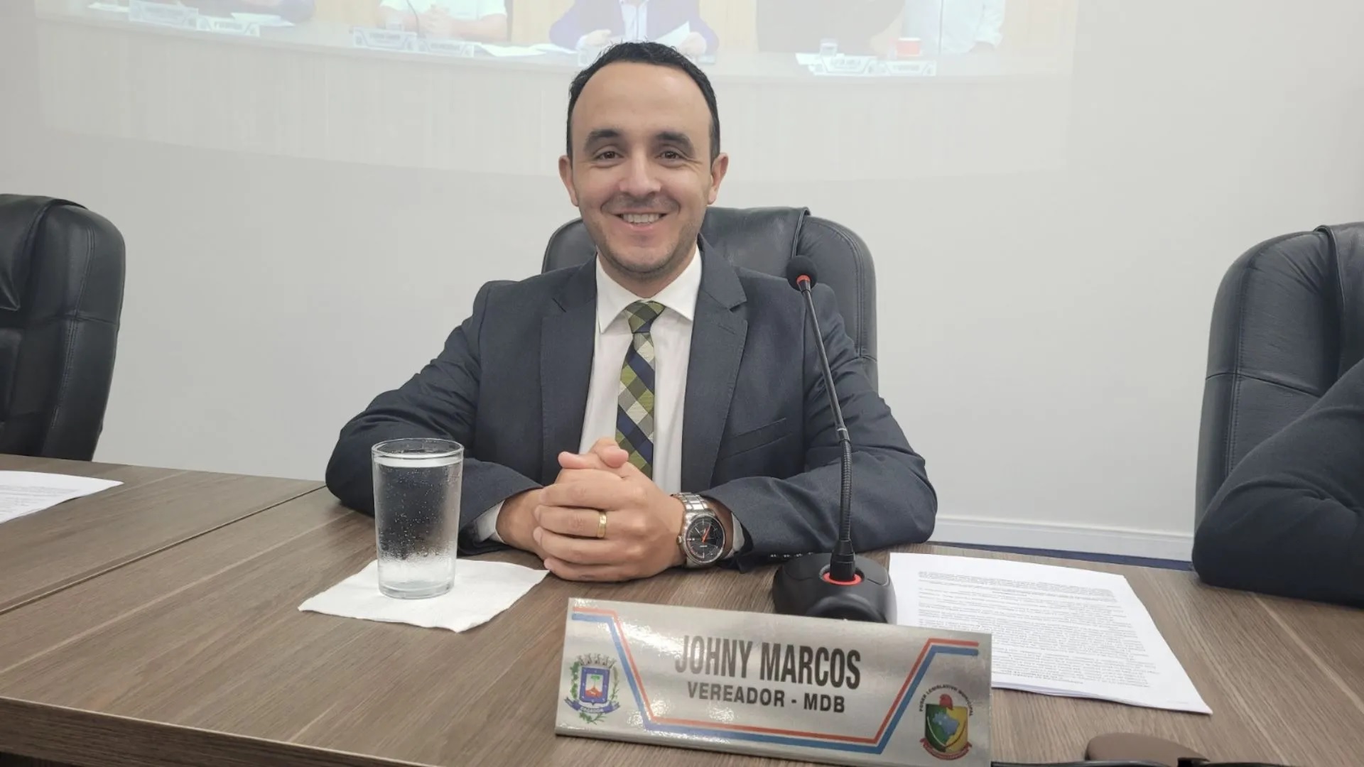 Afastado por meses após AVC durante ciclismo, vereador volta a trabalhar na Câmara em Caçador