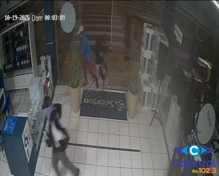 Ladrões invadem loja e furtam pelo menos 20 celulares no centro de Capinzal