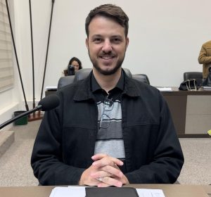 Vereador Leandro Sarto comemora instalação de câmeras de segurança na pista de skate de Joaçaba