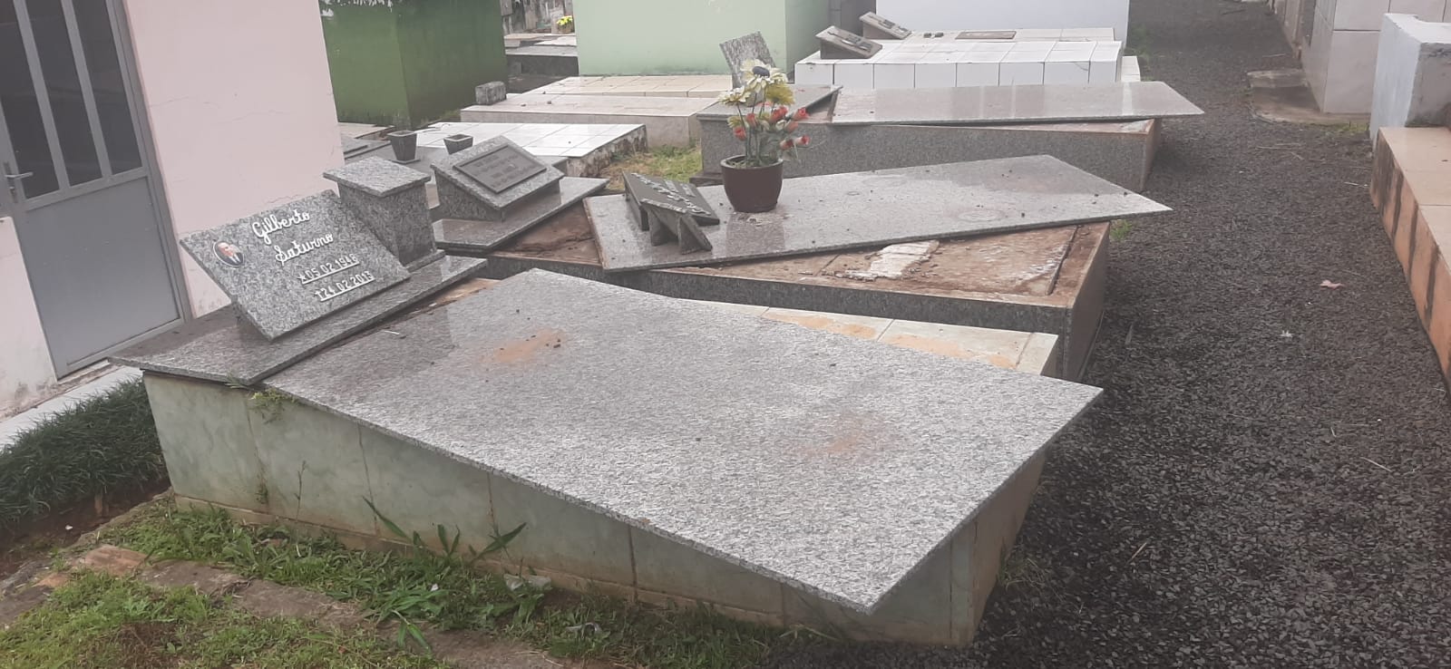 Vandalismo em túmulos na semana de finados revolta familiares em Herval