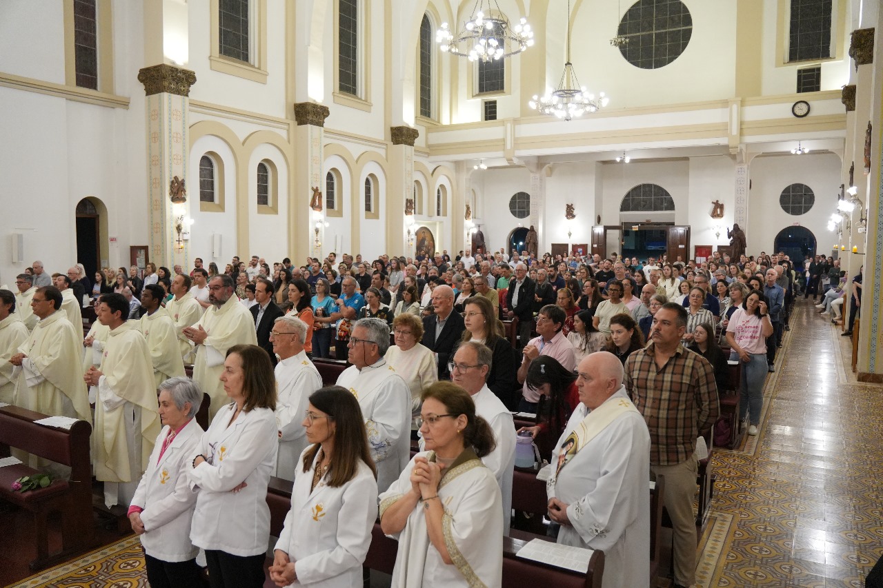 Fotos: Elevação da Catetral para Santuário Diocesano reúne milhares de fiéis em Joaçaba