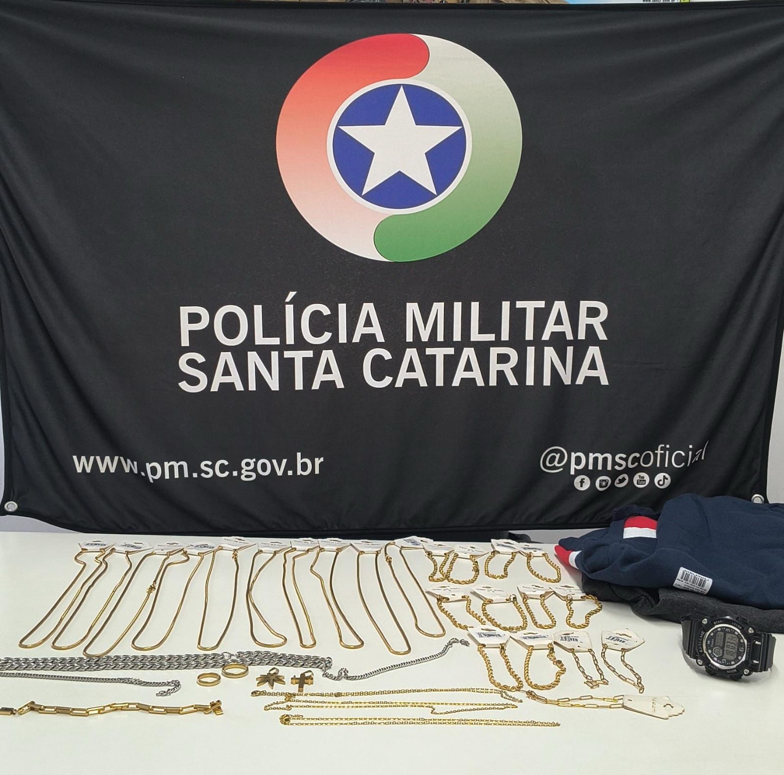 PM prende autor de furto em loja e recupera produtos levados em Joaçaba