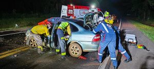 Colisão frontal deixa motorista gravemente ferido na BR-282, em Chapecó