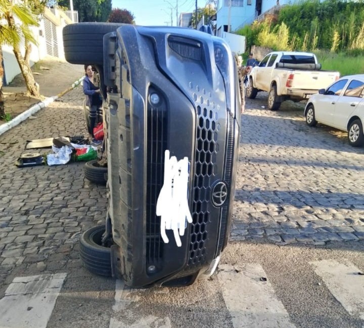 Colisão entre dois veículos é registrada em Curitibanos, deixando feridas