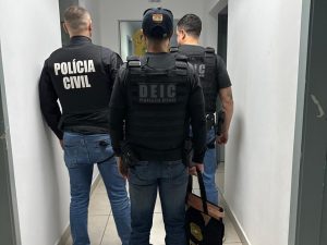 Polícia Civil deflagra operação e bloqueia R$ 13 milhões em fraude contra empresa de suplementos em SC