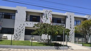 Homem é preso dentro do Fórum de Curitibanos por ameaça a ex-companheira