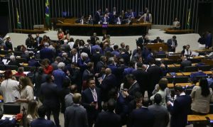 Câmara aprova isenção do IR para quem ganha até R$ 5 mil