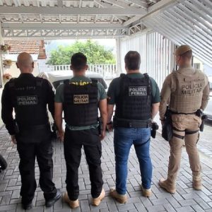 Operação do Gaeco investiga homem que propagava atos de violência na internet em SC
