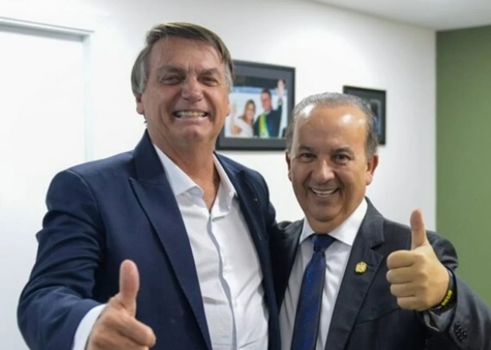 Bolsonaro recebe visita de Jorginho Mello para discutir candidato ao Senado