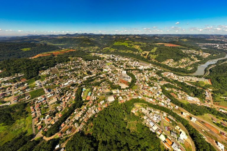 Luzerna identifica pagamento indevido na folha e aplica multa a ex-servidora