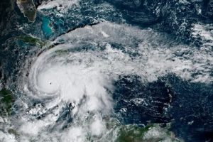 Tempestade do século: Furacão Melissa toca o solo da Jamaica com ventos de 280km/h e mortes