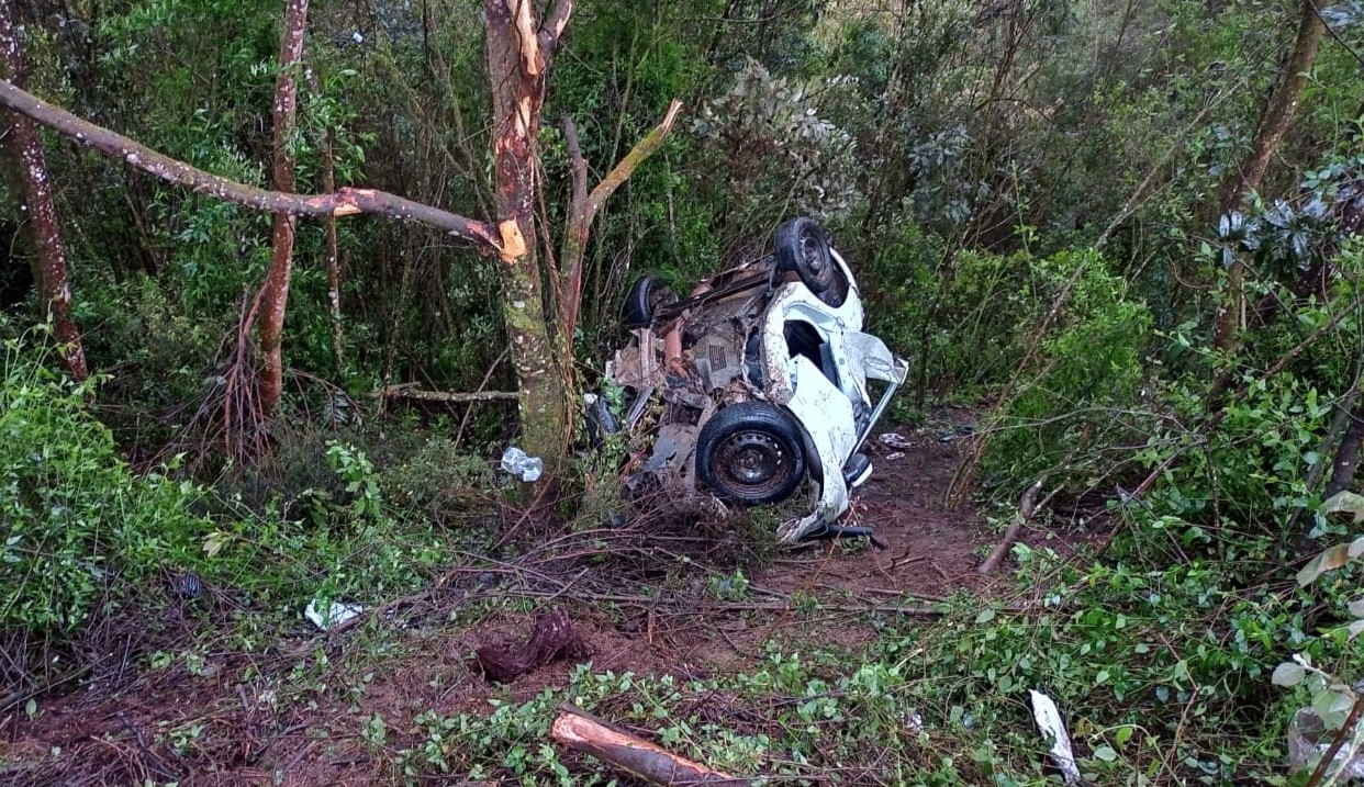 Acidente trágico tira a vida de três pessoas na BR-282