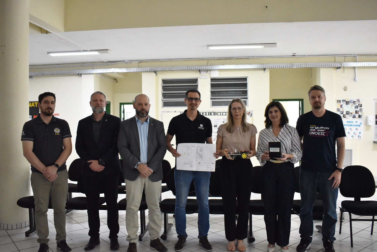 Unoesc entrega projeto elétrico que permitirá instalação de novos aparelhos na Escola Nelson Pedrini