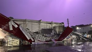 Temporal provoca estragos em Videira durante a noite desta sexta-feira
