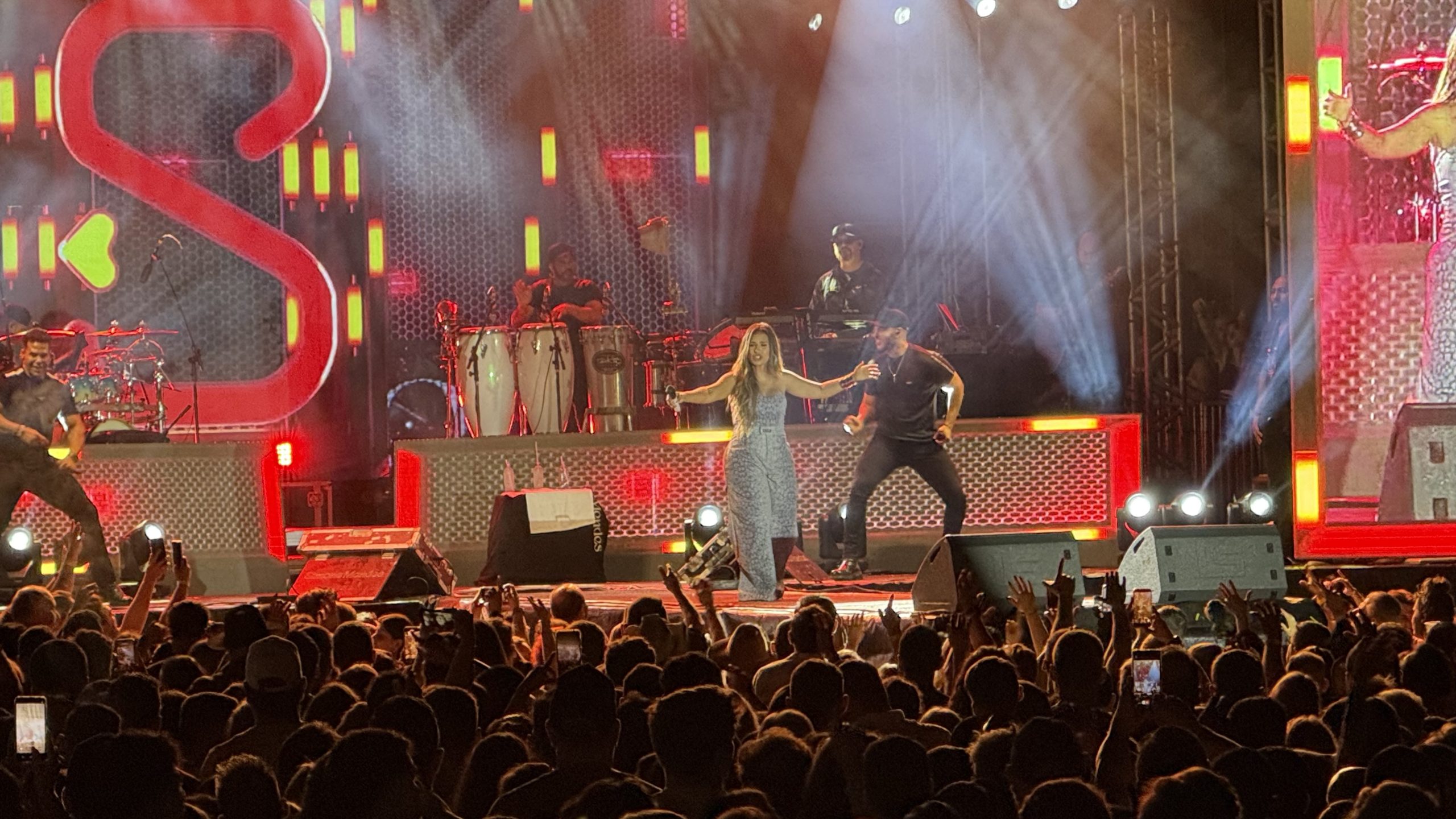 Fotos! Sábado de shows sertanejos lota arena da Fecaci 2025 em Joaçaba