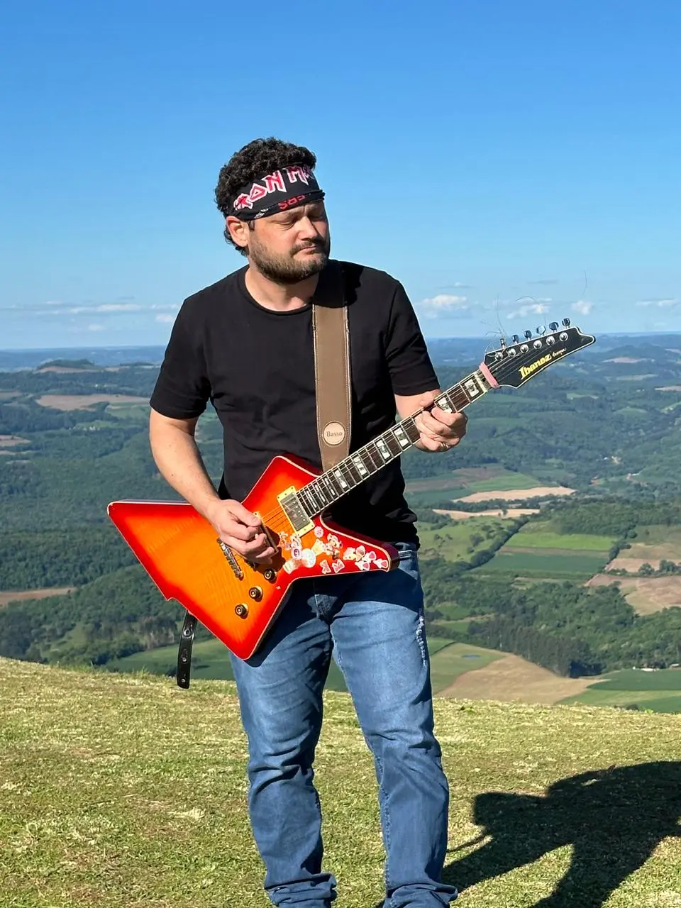 Música – Mr. Jesse: Entre K7s, Caronas e Uma Guitarra