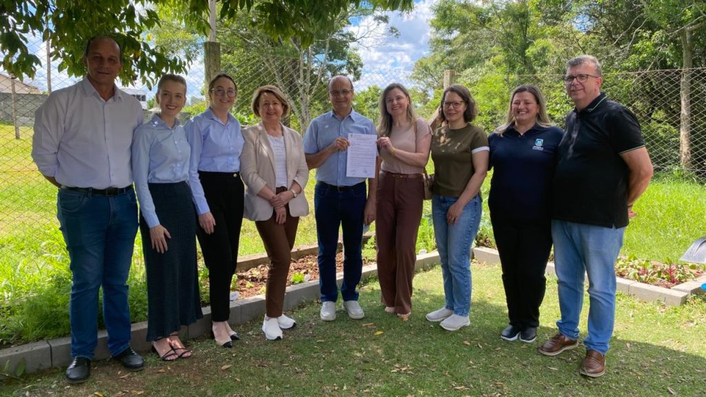 CDL Mulher/Joaçaba “adota” escola em Joaçaba