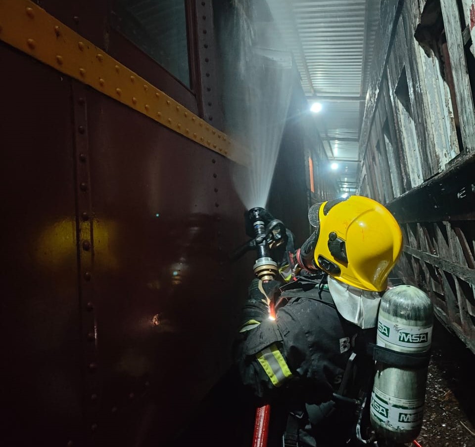 Princípio de incêndio atinge vagão turístico em Piratuba na noite de sábado