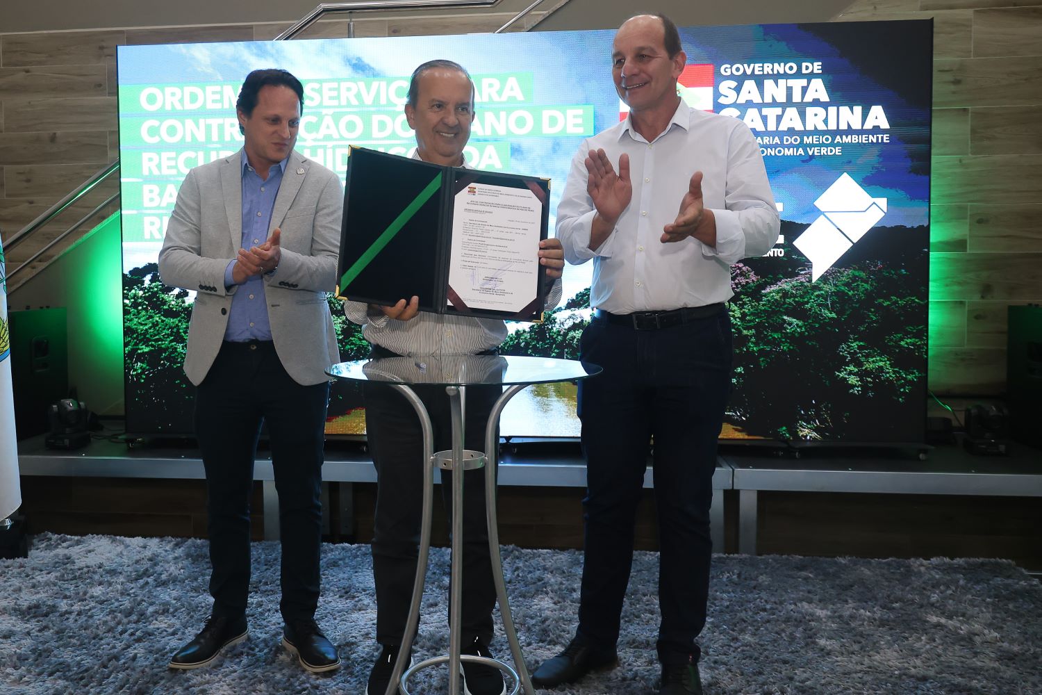 Estado assina ordem de serviço para elaboração do Plano de Recursos Hídricos da Bacia do Rio do Peixe