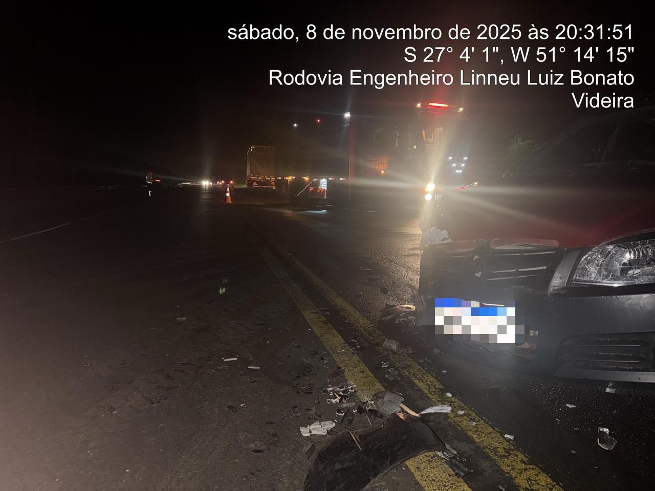 Colisão entre caminhão e carro é registrada na SC-135, em Tangará